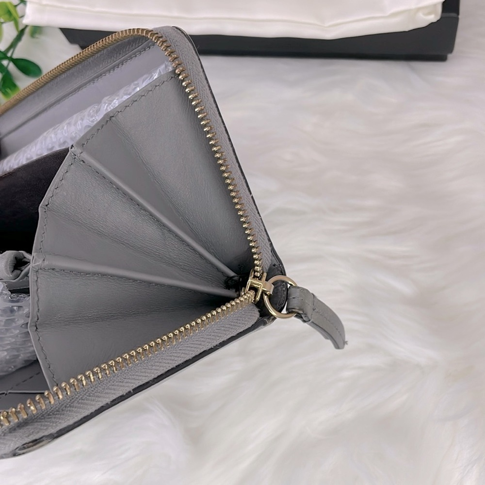 Gucci Japan‎ Exclusive Marmont Zippy Wallet - Picture 9 of 16